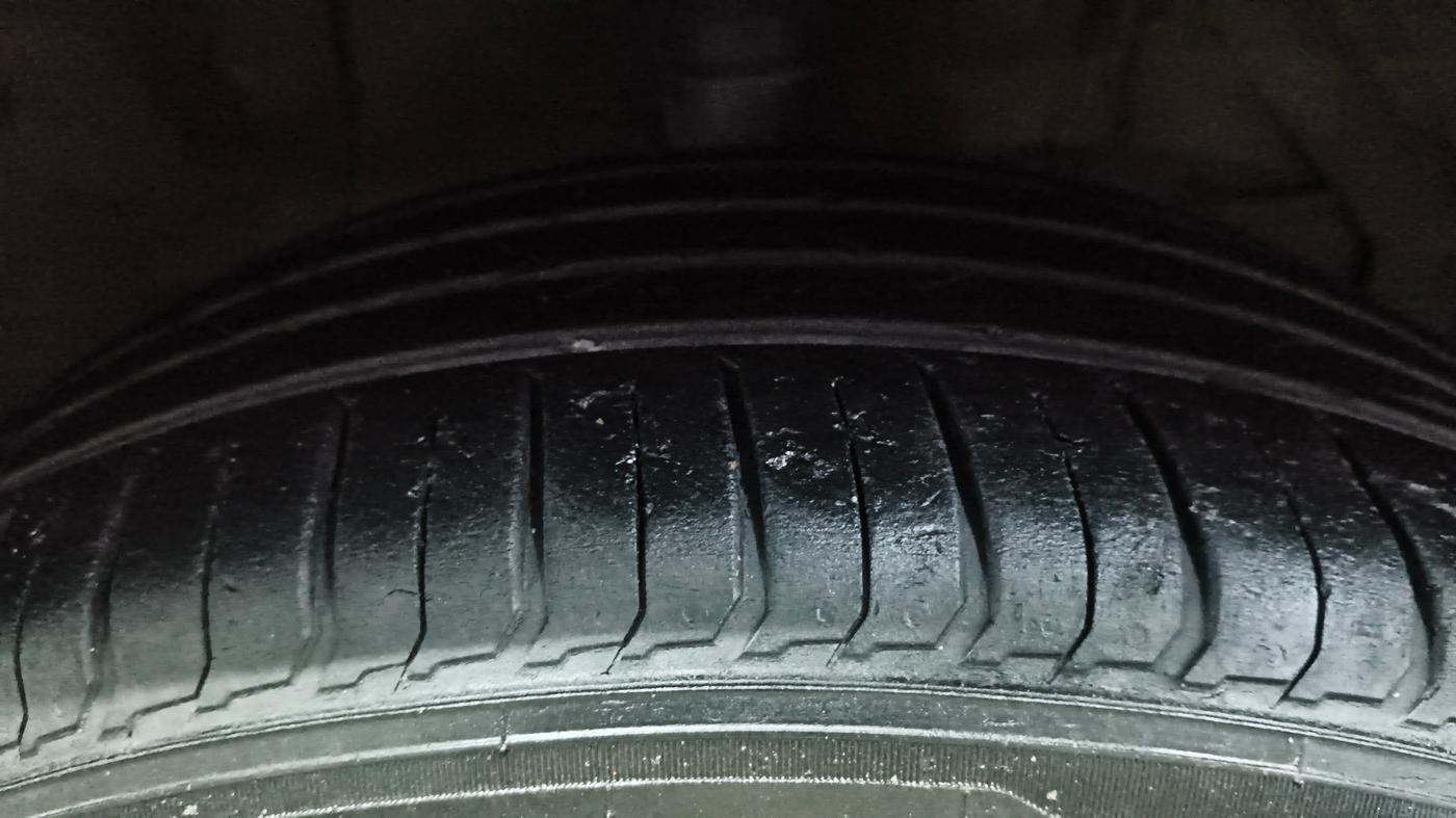 2023 Maruti BREZZA ZXI SMART HYBRID , Petrol, Manual, 83,053 km, Right Front Tyre Tread