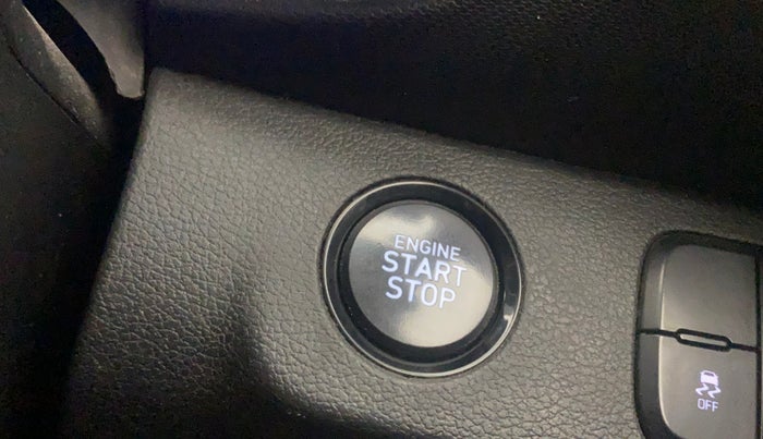 2019 Hyundai VENUE SX PLUS 1.0 TURBO DCT, Petrol, Automatic, 1,04,310 km, Keyless Start/ Stop Button