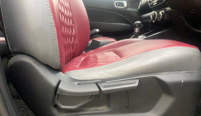 2019 Hyundai VENUE SX PLUS 1.0 TURBO DCT, Petrol, Automatic, 1,04,310 km, Driver Side Adjustment Panel