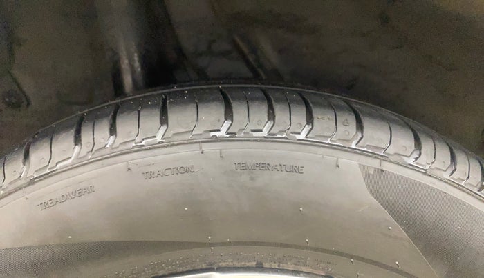 2019 Hyundai VENUE SX PLUS 1.0 TURBO DCT, Petrol, Automatic, 1,04,310 km, Right Rear Tyre Tread