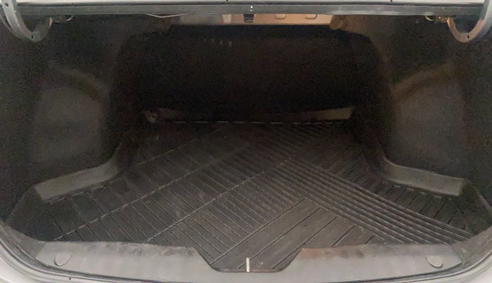 2020 Maruti Ciaz ALPHA  AT 1.5 SHVS PETROL, Petrol, Automatic, 28,539 km, Boot Inside