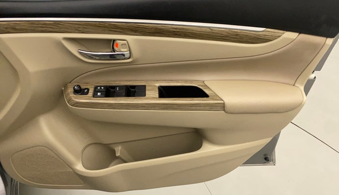 2020 Maruti Ciaz ALPHA  AT 1.5 SHVS PETROL, Petrol, Automatic, 28,539 km, Driver Side Door Panels Control