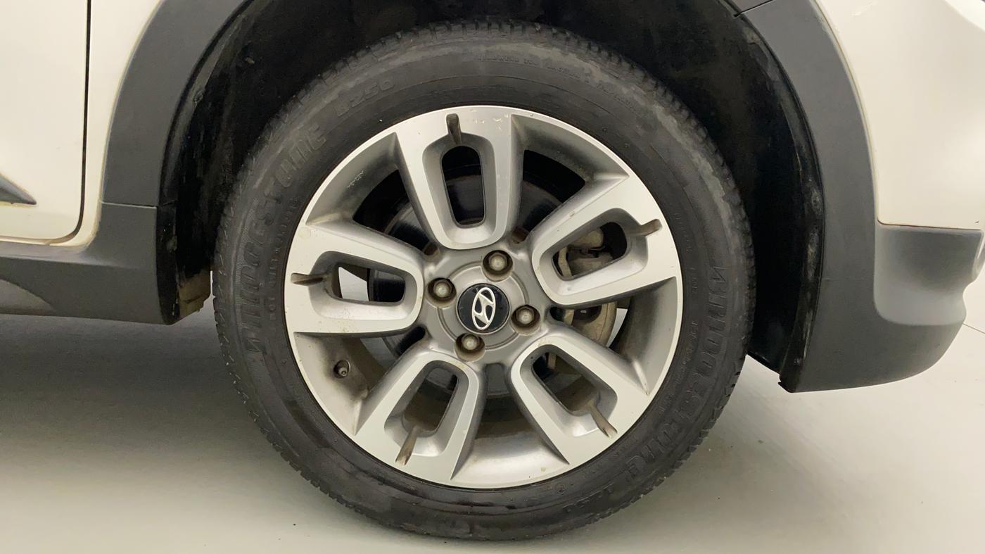 2018 Hyundai i20 Active 1.2 SX, Petrol, Manual, 8,164 km, Right Front Wheel