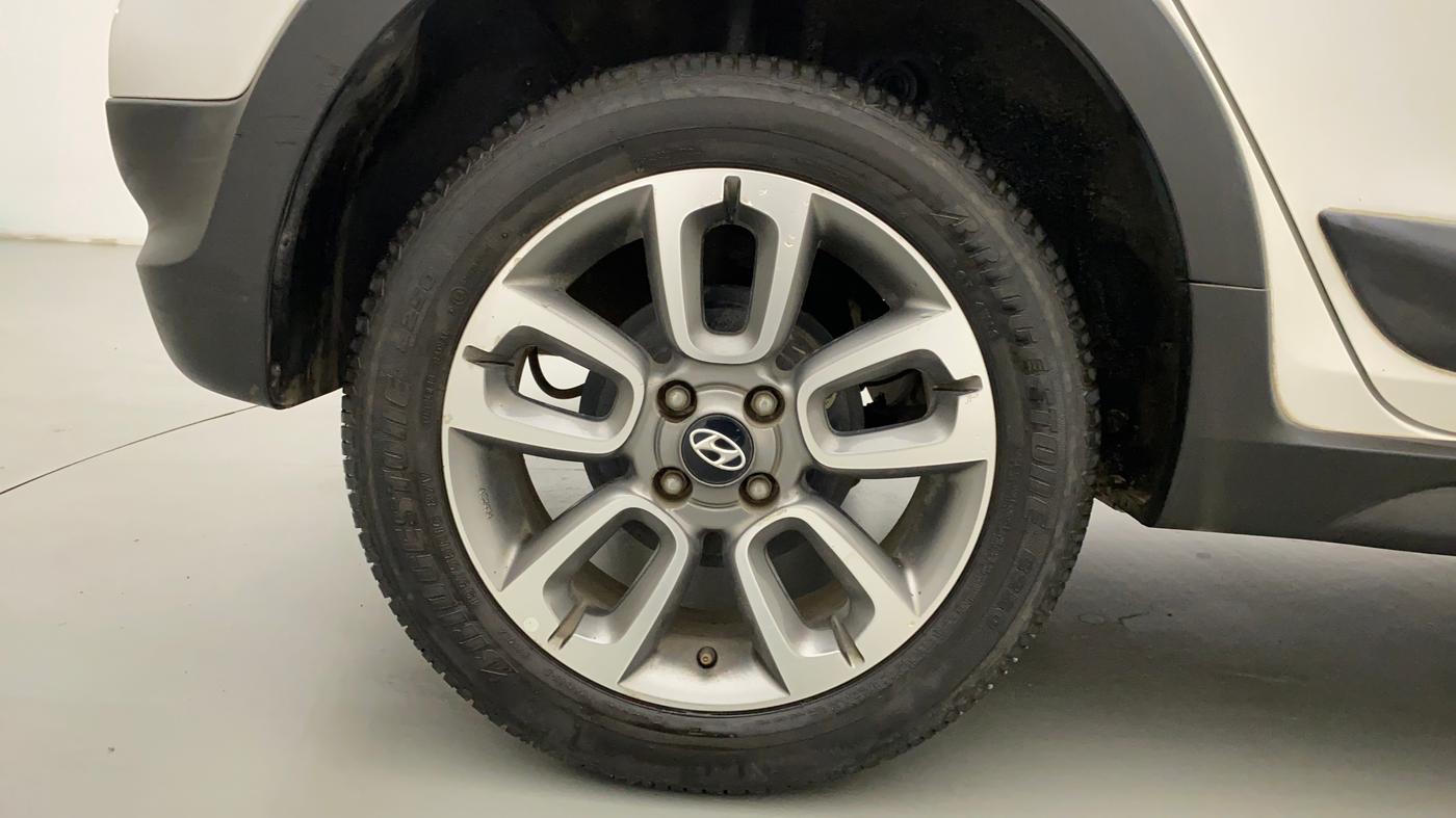 2018 Hyundai i20 Active 1.2 SX, Petrol, Manual, 8,164 km, Right Rear Wheel