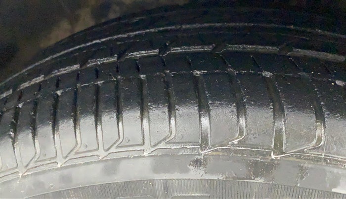 2015 Honda City 1.5L I-VTEC VX (O) MT, Petrol, Manual, 71,565 km, Right Front Tyre Tread