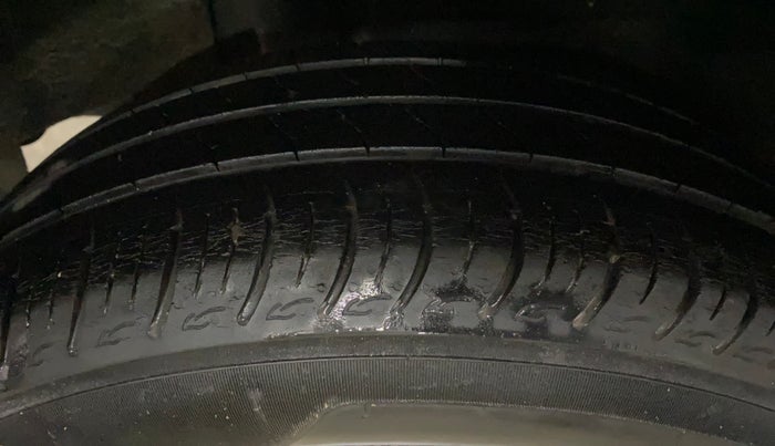 2020 Maruti Baleno DELTA PETROL 1.2, Petrol, Manual, 32,149 km, Right Rear Tyre Tread