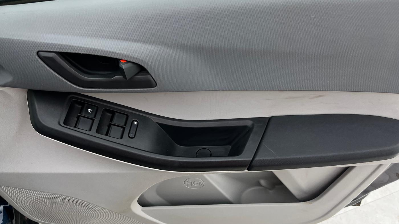 2025 Tata Tiago XTA CNG , CNG, Automatic, 14,797 km, Driver Side Door Panels Control