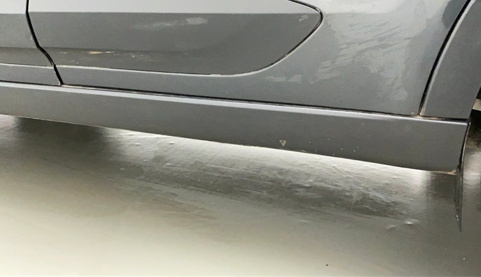 2018 Tata NEXON XZ PLUS DIESEL, Diesel, Manual, 95,268 km, Left running board - Paint is slightly faded
