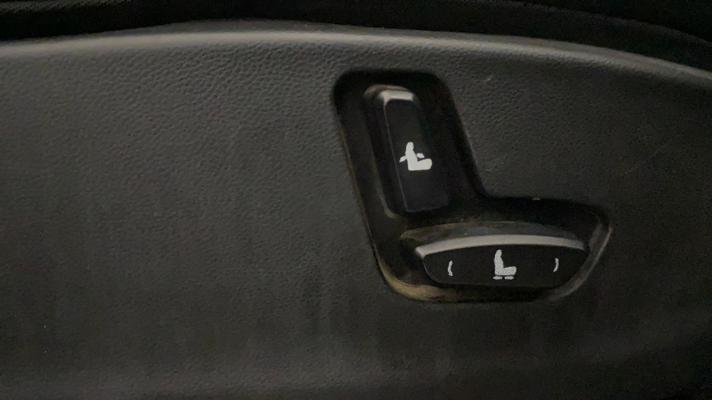 2019 MG HECTOR SHARP 2.0 DIESEL, Diesel, Manual, 1,27,018 km, Driver Side Adjustment Panel