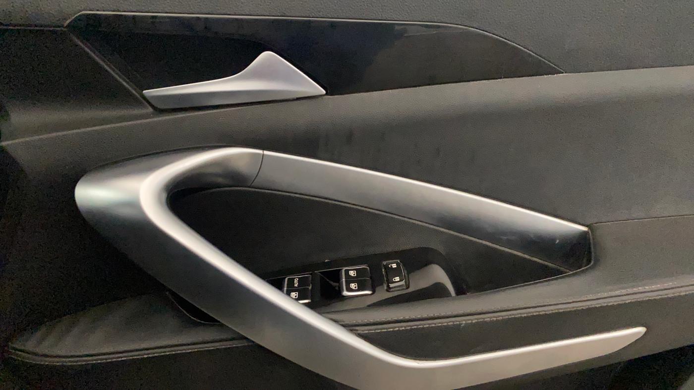 2019 MG HECTOR SHARP 2.0 DIESEL, Diesel, Manual, 1,27,018 km, Driver Side Door Panels Control