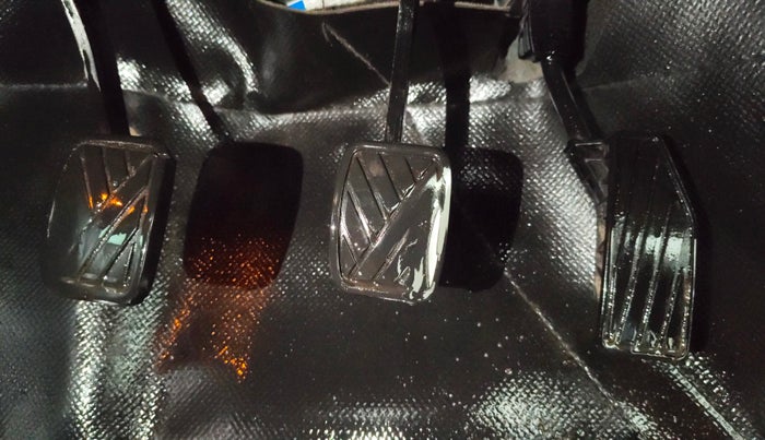 2017 Maruti Baleno ZETA PETROL 1.2, Petrol, Manual, 97,724 km, Pedals