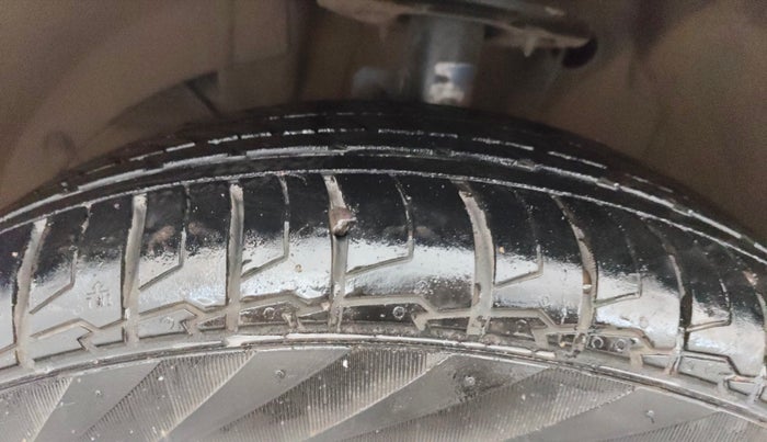 2017 Maruti Baleno ZETA PETROL 1.2, Petrol, Manual, 97,724 km, Left Front Tyre Tread