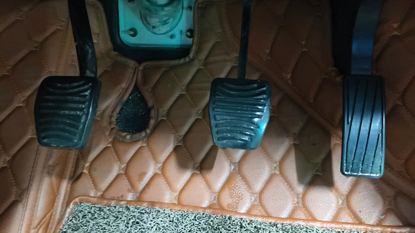 2019 Mahindra MARAZZO M2 7STR, Diesel, Manual, 71,759 km, Pedals