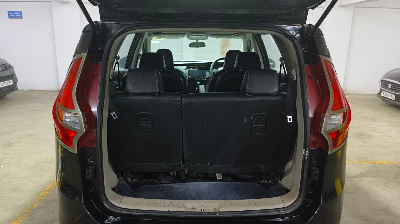 2019 Mahindra MARAZZO M2 7STR, Diesel, Manual, 71,759 km, Boot Inside