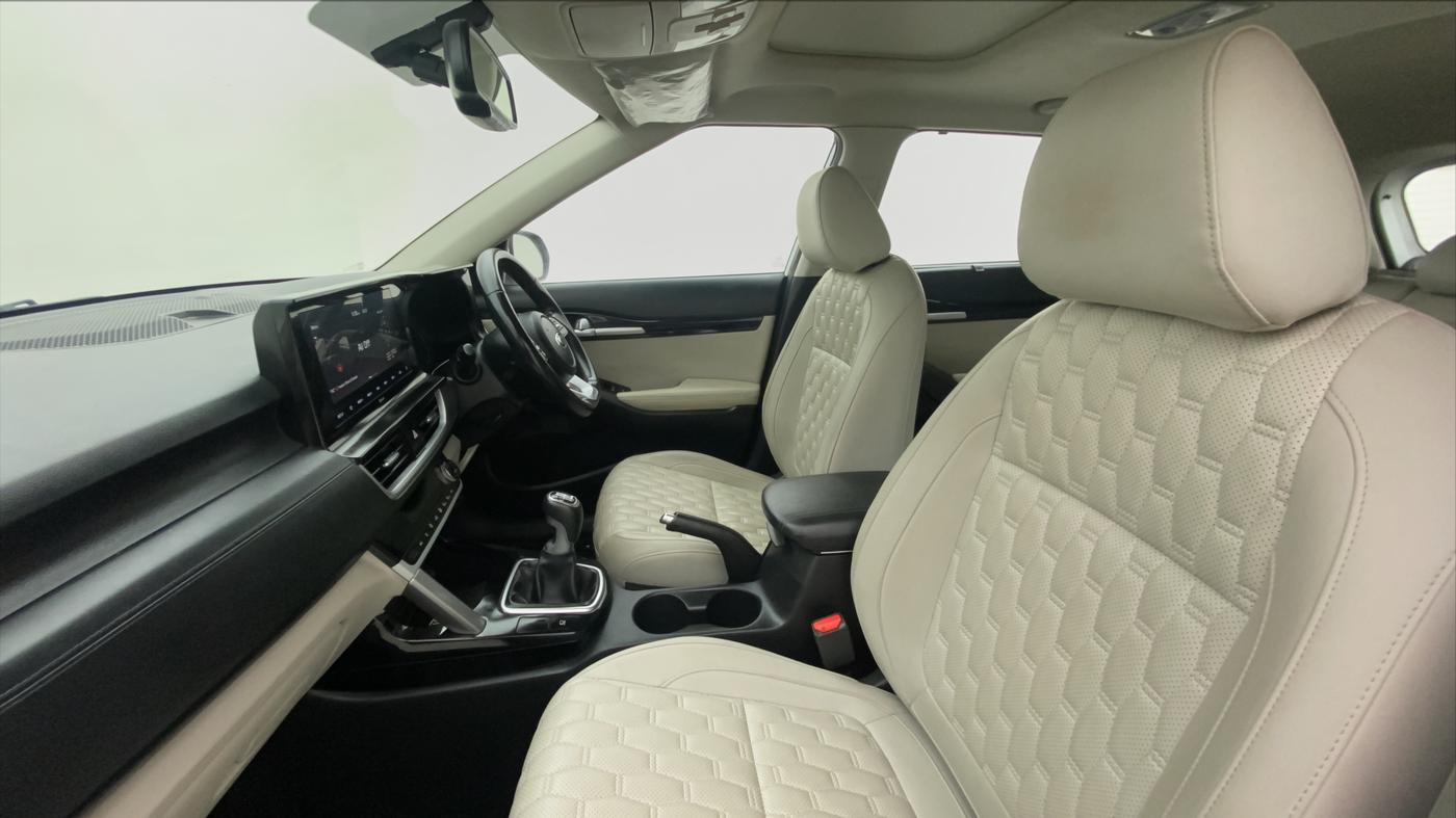 2020 KIA SELTOS HTX 1.5 PETROL MT, Petrol, Manual, 26,495 km, Right Side Front Door Cabin
