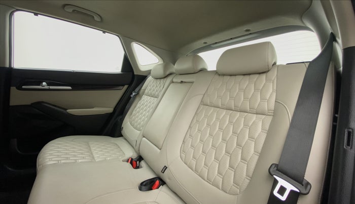 2020 KIA SELTOS HTX 1.5 PETROL MT, Petrol, Manual, 26,495 km, Right Side Rear Door Cabin