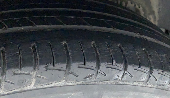2016 Maruti Ciaz VXI+, Petrol, Manual, 56,282 km, Right Rear Tyre Tread