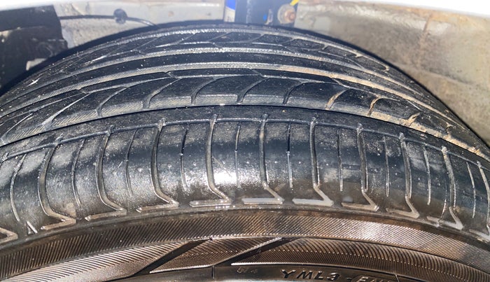 2021 Maruti Ciaz ALPHA 1.5 SHVS PETROL, Petrol, Manual, 92,897 km, Left Front Tyre Tread