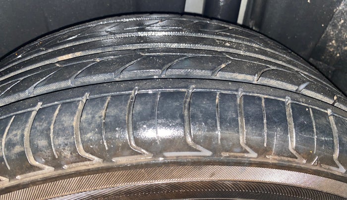 2021 Maruti Ciaz ALPHA 1.5 SHVS PETROL, Petrol, Manual, 92,897 km, Left Rear Tyre Tread