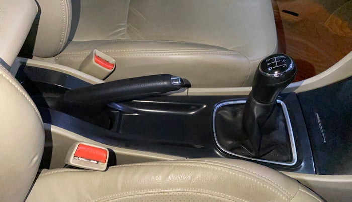 2021 Maruti Ciaz ALPHA 1.5 SHVS PETROL, Petrol, Manual, 92,897 km, Gear Lever