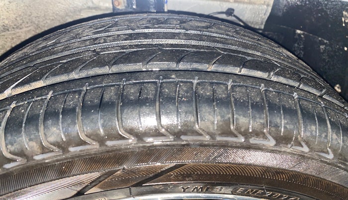 2021 Maruti Ciaz ALPHA 1.5 SHVS PETROL, Petrol, Manual, 92,897 km, Right Front Tyre Tread