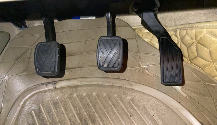 2021 Maruti Ciaz ALPHA 1.5 SHVS PETROL, Petrol, Manual, 92,897 km, Pedals