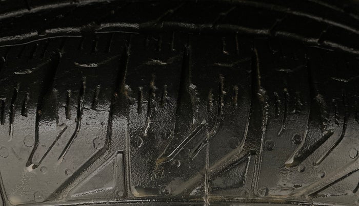 2022 Mahindra BOLERO NEO N10 R, Diesel, Manual, 43,217 km, Right Front Tyre Tread