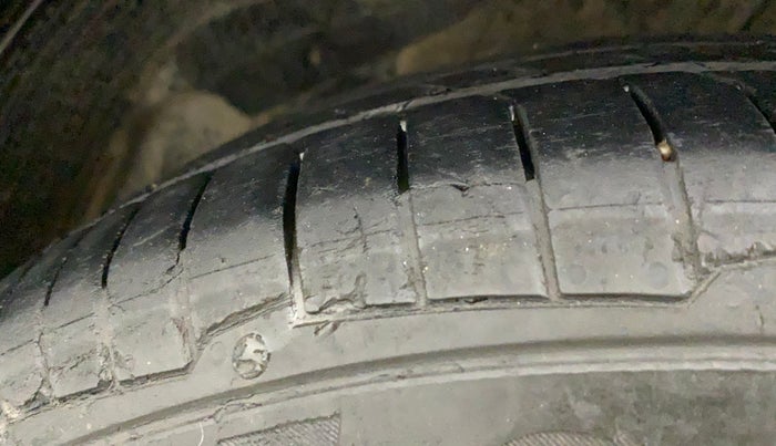 2013 Hyundai i20 ASTA 1.2, Petrol, Manual, 90,368 km, Left Front Tyre Tread
