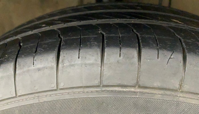 2013 Hyundai i20 ASTA 1.2, Petrol, Manual, 90,368 km, Right Front Tyre Tread