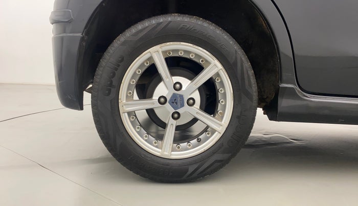2012 Toyota Etios Liva GD, Diesel, Manual, 1,06,266 km, Right Rear Wheel