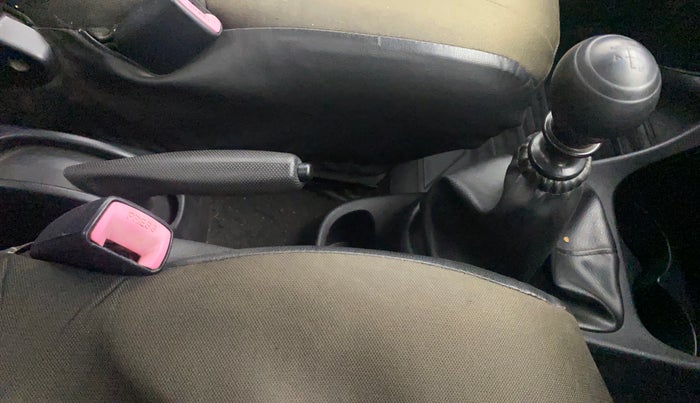 2012 Toyota Etios Liva GD, Diesel, Manual, 1,06,266 km, Gear Lever