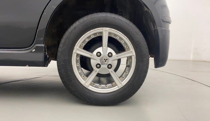 2012 Toyota Etios Liva GD, Diesel, Manual, 1,06,266 km, Left Rear Wheel