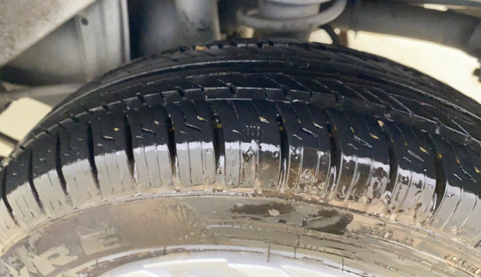 2014 Maruti Alto 800 LXI, Petrol, Manual, 55,017 km, Left Rear Tyre Tread