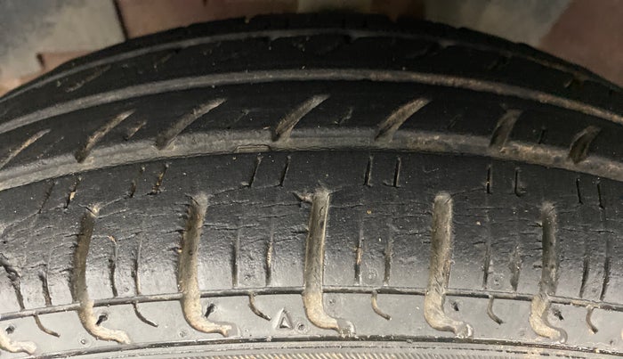 2016 Renault Kwid RXT Opt, Petrol, Manual, 17,202 km, Left Front Tyre Tread