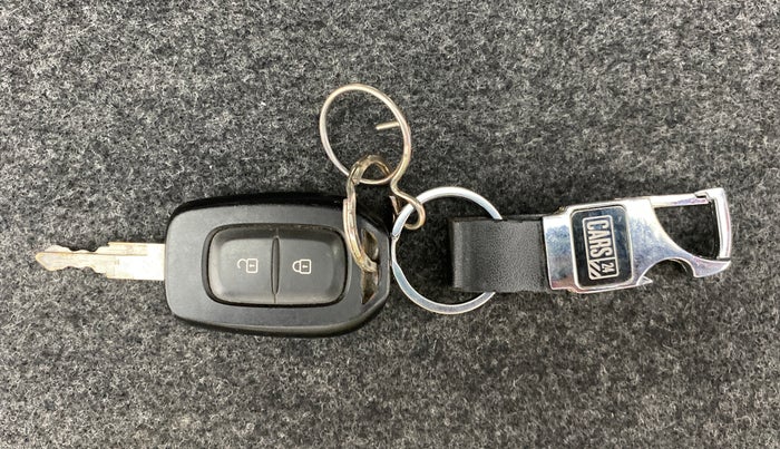 2016 Renault Kwid RXT Opt, Petrol, Manual, 17,202 km, Key Close Up