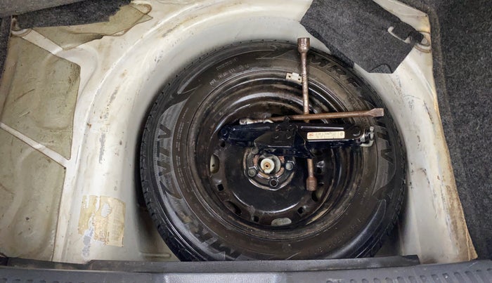 2016 Volkswagen Polo HIGHLINE1.2L, Petrol, Manual, 48,746 km, Spare Tyre