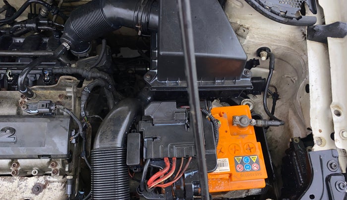 2016 Volkswagen Polo HIGHLINE1.2L, Petrol, Manual, 48,746 km, Engine View - Left