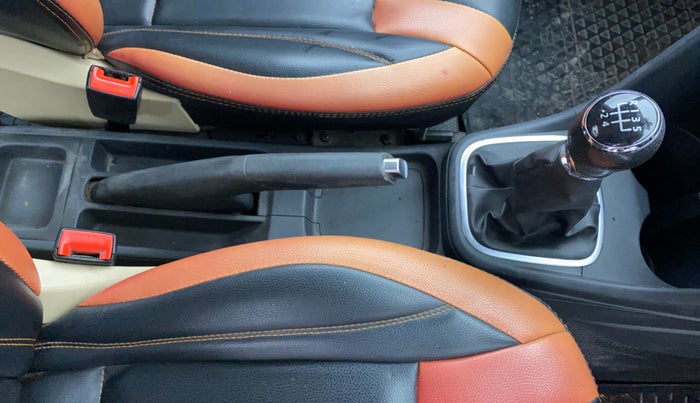 2016 Volkswagen Polo HIGHLINE1.2L, Petrol, Manual, 48,746 km, Gear Lever