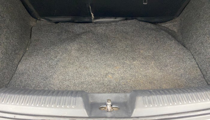 2016 Volkswagen Polo HIGHLINE1.2L, Petrol, Manual, 48,746 km, Boot Inside