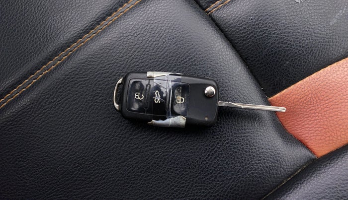 2016 Volkswagen Polo HIGHLINE1.2L, Petrol, Manual, 48,746 km, Key Close Up