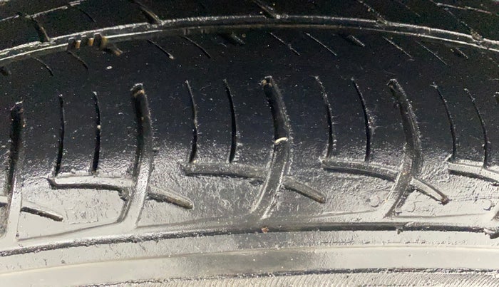 2016 Volkswagen Polo HIGHLINE1.2L, Petrol, Manual, 48,746 km, Left Rear Tyre Tread