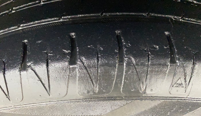 2016 Volkswagen Polo HIGHLINE1.2L, Petrol, Manual, 48,746 km, Right Front Tyre Tread