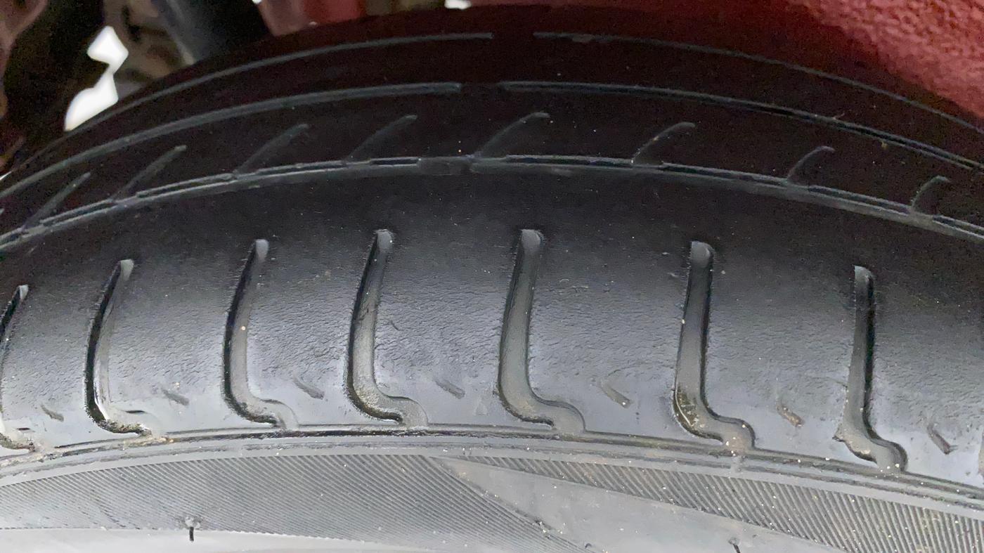 2014 Maruti Wagon R Stingray VXI, Petrol, Manual, 92,013 km, Right Rear Tyre Tread