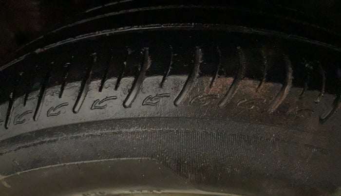 2015 Honda Jazz 1.2L I-VTEC V, Petrol, Manual, 24,634 km, Left Rear Tyre Tread