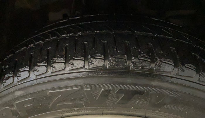 2015 Honda Jazz 1.2L I-VTEC V, Petrol, Manual, 24,634 km, Right Front Tyre Tread