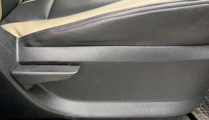 2016 Mahindra Kuv100 K4 6 STR, Petrol, Manual, 35,490 km, Driver Side Adjustment Panel