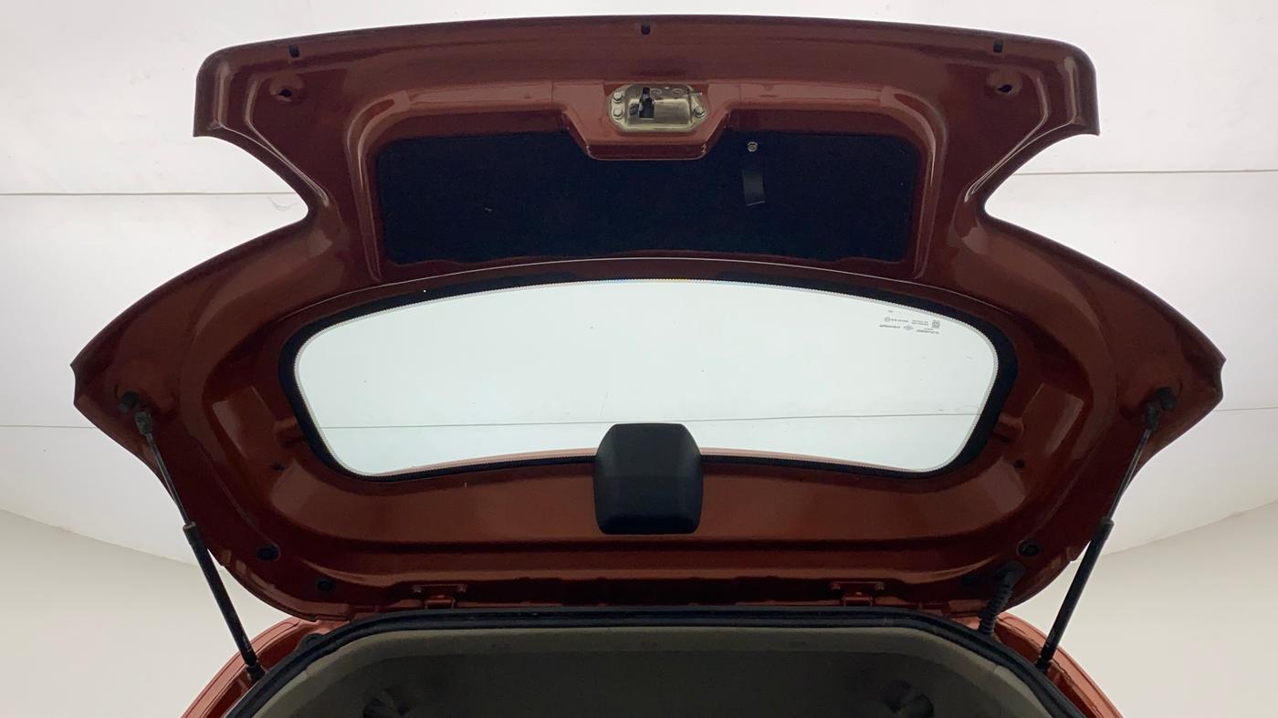 2016 Mahindra Kuv100 K4 6 STR, Petrol, Manual, 35,490 km, Boot Door Open
