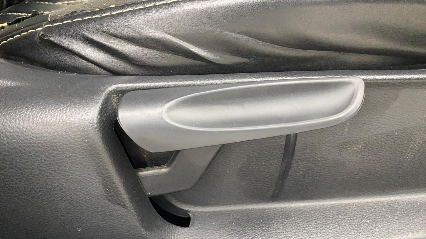 2019 Skoda Rapid AMBITION 1.5 TDI, Diesel, Manual, 84,010 km, Driver Side Adjustment Panel