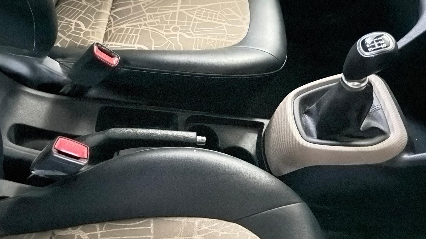 2019 Hyundai Grand i10 SPORTZ 1.2 KAPPA VTVT, Petrol, Manual, 75,953 km, Gear Lever
