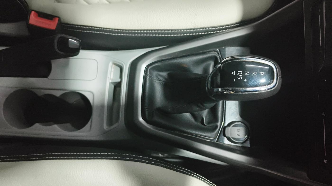 2021 Skoda KUSHAQ AMBITION 1.0L TSI AT, Petrol, Automatic, 54,455 km, Gear Lever